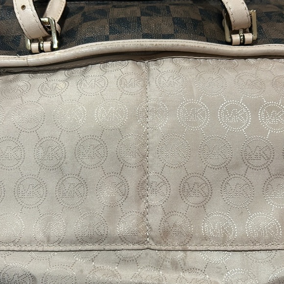 MK - Michael Kors Handbag EUC - Picture 2 of 11